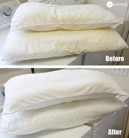 Effektivt sätt hur man får vita sängkläder och kuddar