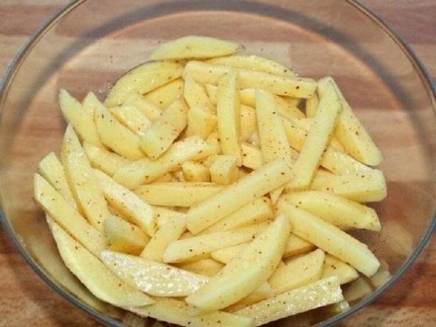 Potatis blandat med proteiner.
