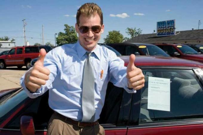 Bilförsäljare kan "vtyuhat" några clunkers. | Foto: elementsofrest.com.