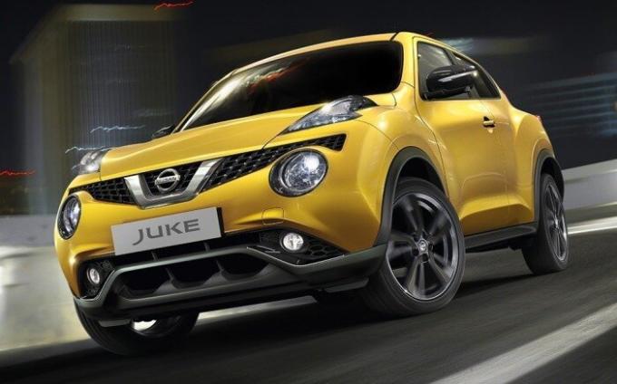 Yellow Nissan Juke 2014. | Foto: cheatsheet.com.