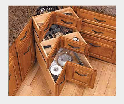 Teknisk lösning för att placera köksskåp för att spara utrymme