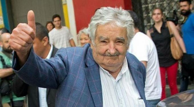 90% gav Mujica presidents- lön till välgörenhet.