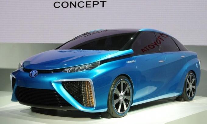 Å ena tankning Toyota Mirai väte kan färdas 650 kilometer. | Foto: teknoblog.ru.