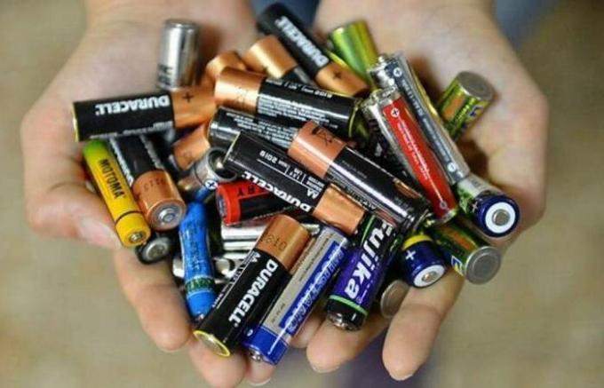 Hur snabbt skilja krympt batteriet från full