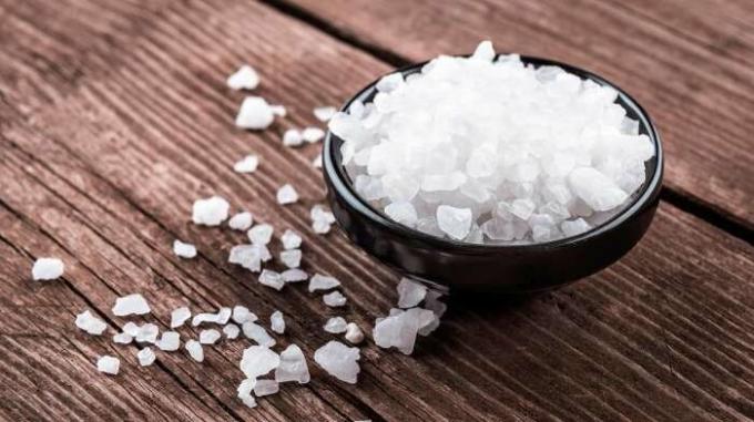 Epsom salt har många otroliga kvaliteter, så det inte gör ont att hålla i alla hem medicinskåpet. / Foto: remedioscaserostop.com. 