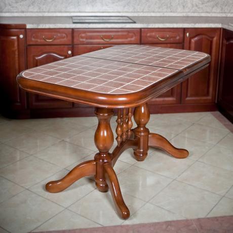 Köksbord med keramiska plattor (36 bilder): Instruktioner för DIY-video för installation, pris, foto