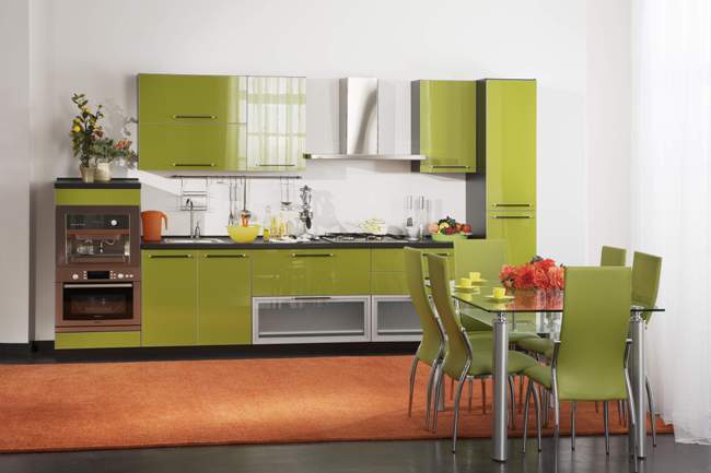 Färger på köksuppsättningar (48 bilder): gör-det-själv-videoinstruktioner för installation, hur man väljer möbler, kombination med köksfärger, pris, foto