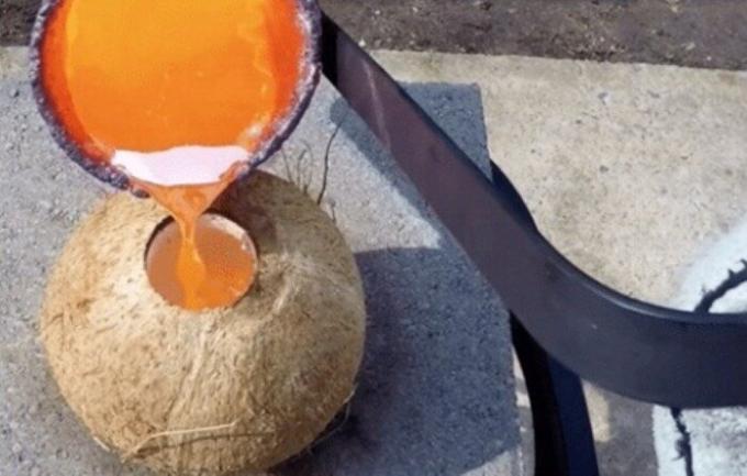 Kokos och glödande koppar: en spektakulär experiment.
