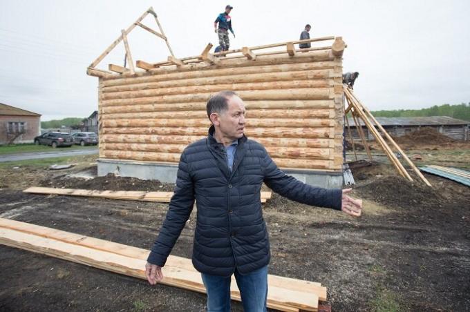 Affärsman Kamil Khairullin började byggandet av nya bostäder i sin hemby Sultanov (Chelyabinsk region).