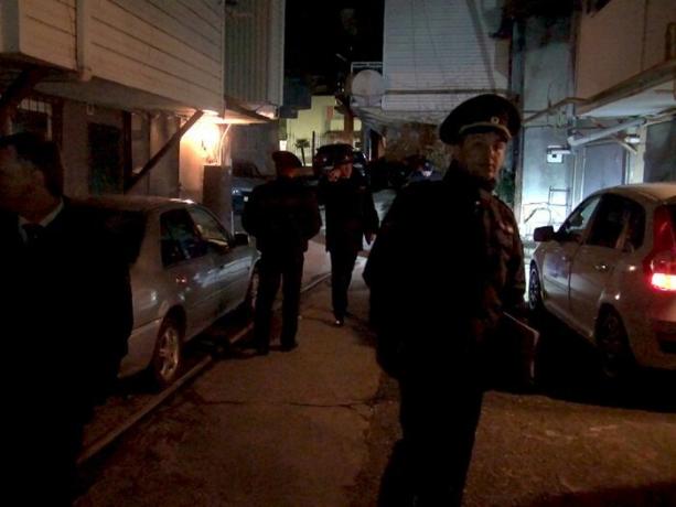 Sochi polisen återigen genomföra räder mot garage på Alpine Street.