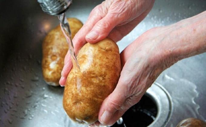 Metoden som potatis koka snabbare ibland utan de vanliga krukor
