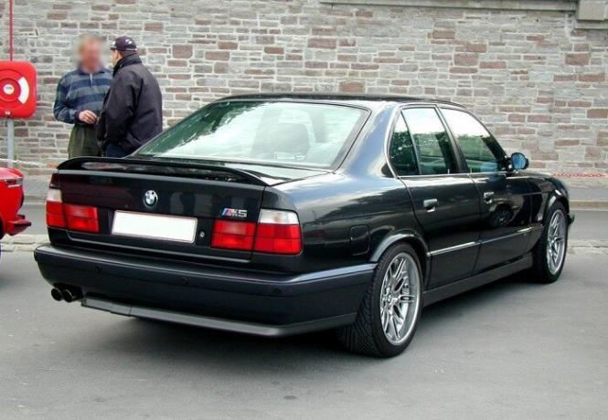 BMW 5 - en avancerad version av den vanliga "fem". | Foto: a2goos.com.