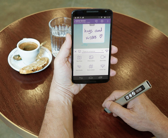 Med Phree Digital Stulus kan skriva på alla underlag - ord och skisser visas direkt på skärmen på din smartphone