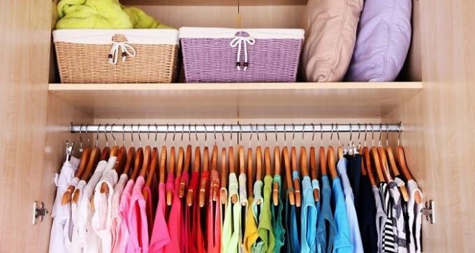 Färg sortering kommer att styras bättre i kläder. / Foto: bezkovrov.com