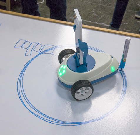 Robobo Educational Robot kan även dra