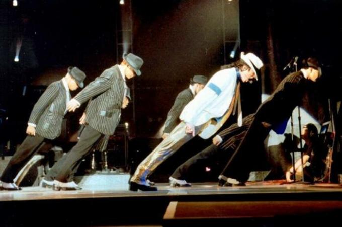 Legendary antigravitations lutning Michael Jackson.