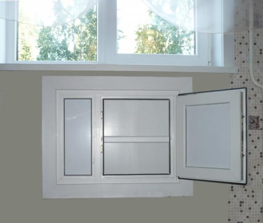 Kylskåp under fönstret i köket: hur man döljer det med egna händer, instruktioner, foto- och videohandledning