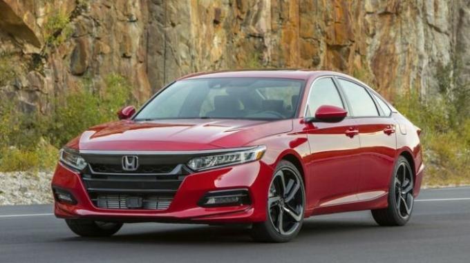 Honda Accord tionde generationen - en av de bästa bilarna under de senaste åren, inte bara i fråga om tillförlitlighet. | Foto: cnet.com.