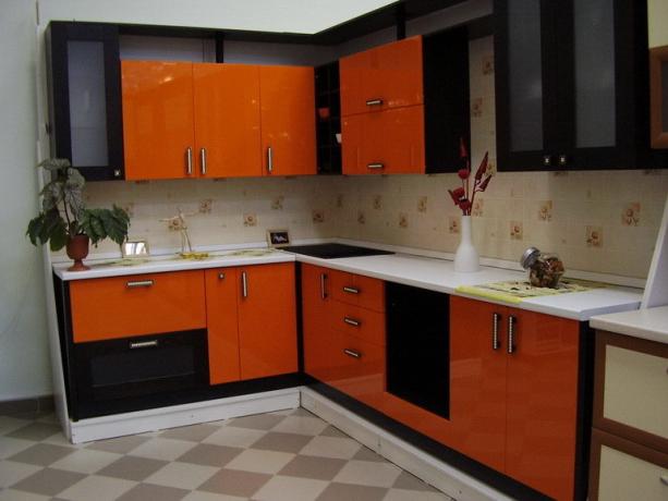 Svart och orange kök (53 bilder), gör-det-själv-design: instruktioner, foto- och videohandledning, pris