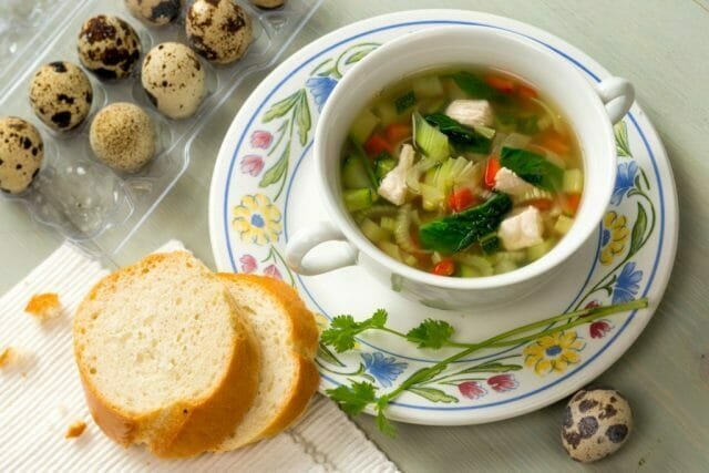 Lätt soppa med grönsaker